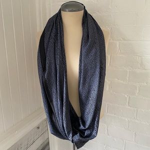 Lululemon vinyasa scarf. 10 ways to wear it!